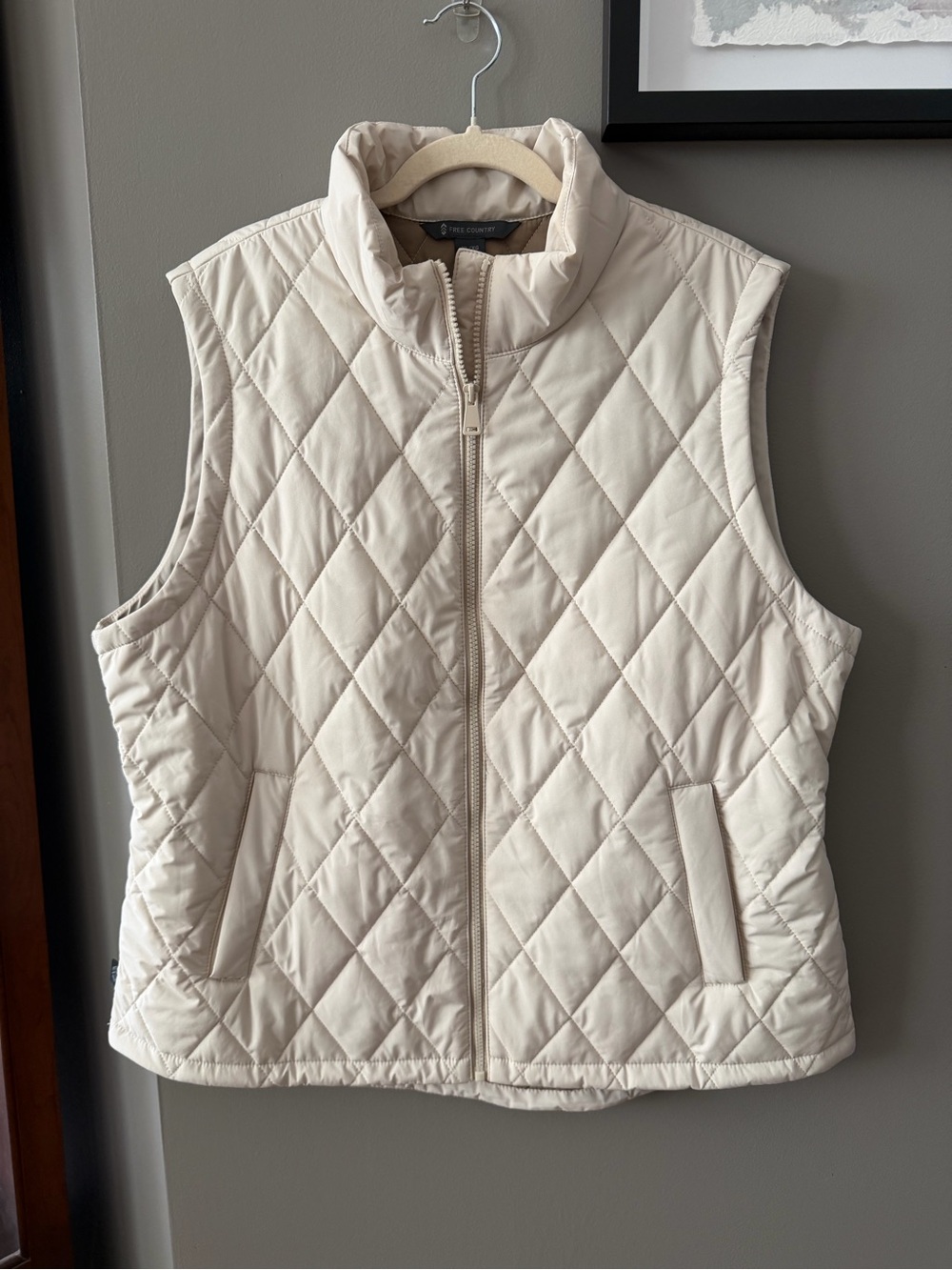 Free Country Quilted Sleeveless Vest in Cream